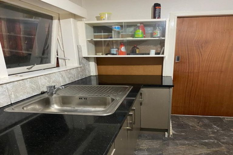 Photo of property in 1 Hooker Place, Papatoetoe, Auckland, 2025