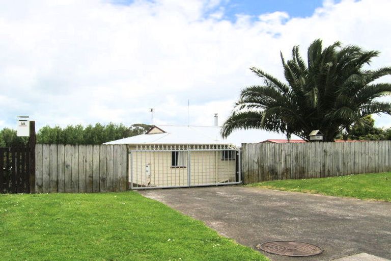Photo of property in 60 Peverill Crescent, Papatoetoe, Auckland, 2025