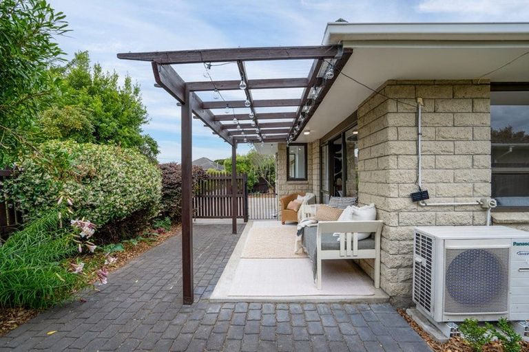 Photo of property in 1/52a Aorangi Road, Bryndwr, Christchurch, 8053