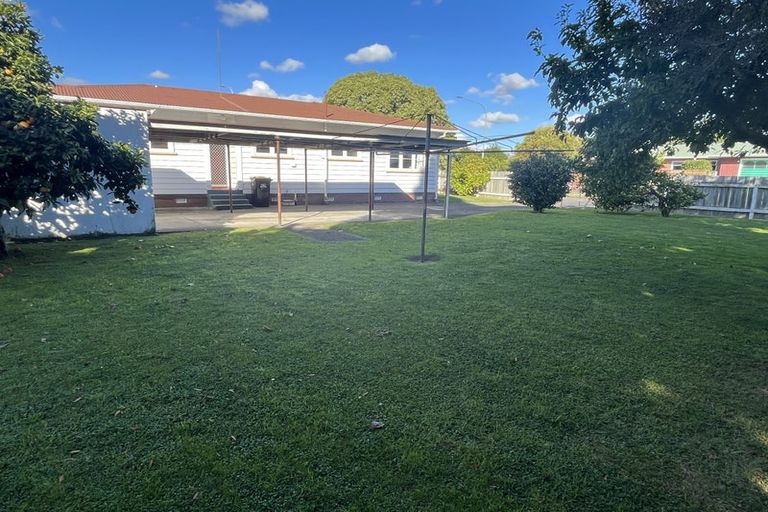 Photo of property in 14 Waterloo Crescent, Hokowhitu, Palmerston North, 4410