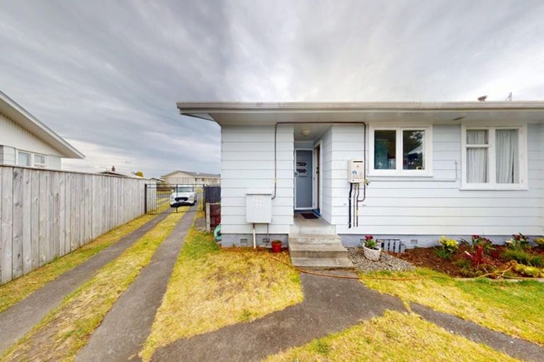 Photo of property in 21 Gibbons Crescent, Castlecliff, Whanganui, 4501