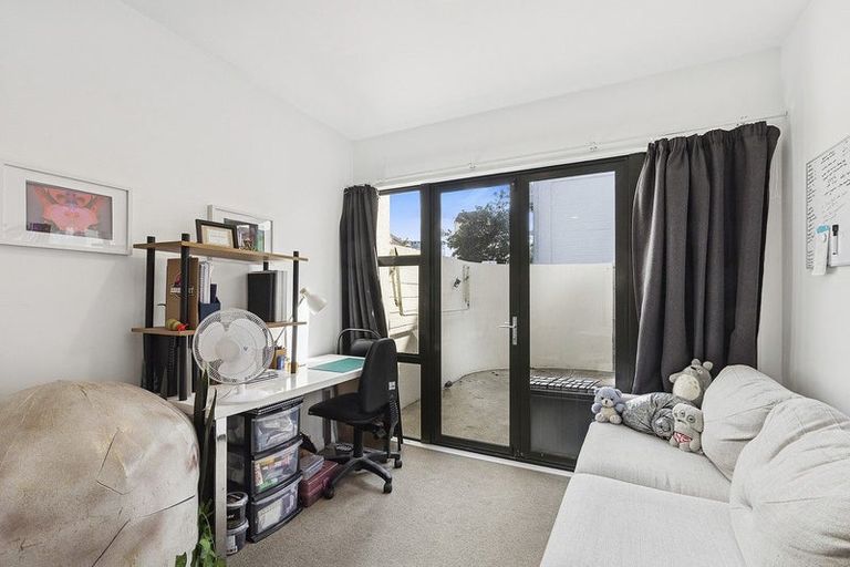 Photo of property in Victoria Town Houses, 1/219 Victoria Street, Te Aro, Wellington, 6011
