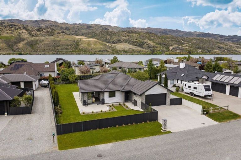 Photo of property in 24 Ethereal Crescent, Mount Pisa, Cromwell, 9383