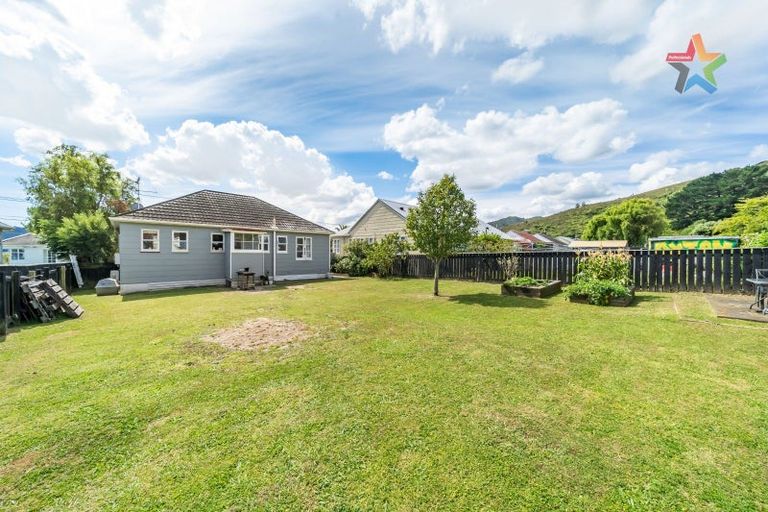 Photo of property in 17 Collett Street, Naenae, Lower Hutt, 5011