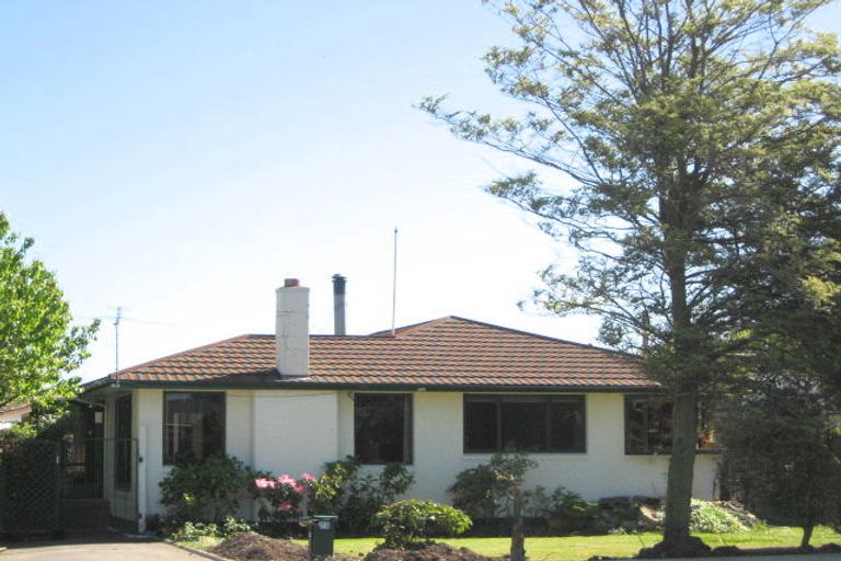 Photo of property in 73 Winters Road, Redwood, Christchurch, 8051