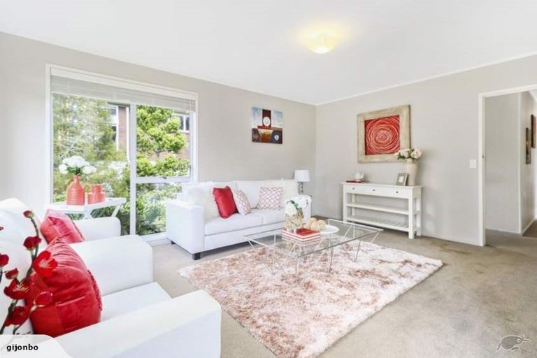 Photo of property in 3 Kilcar Place, Massey, Auckland, 0614