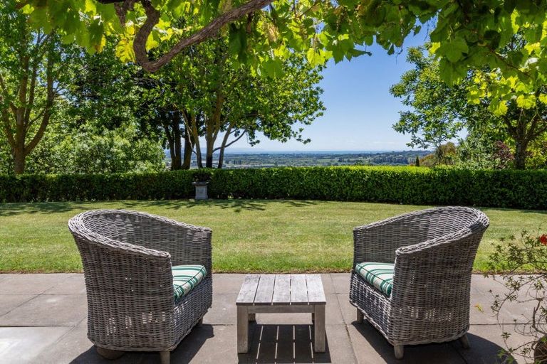 Photo of property in 77 Black Barn Road, Havelock North, 4294