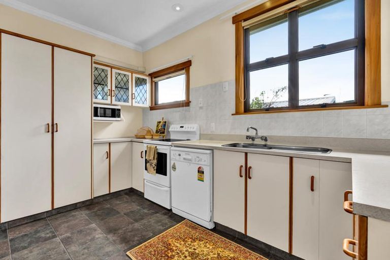 Photo of property in 10 Seddon Street, Westown, New Plymouth, 4310