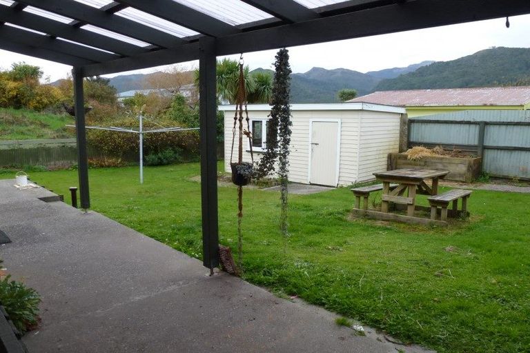 Photo of property in 64 Ranfurly Street, Runanga, 7803