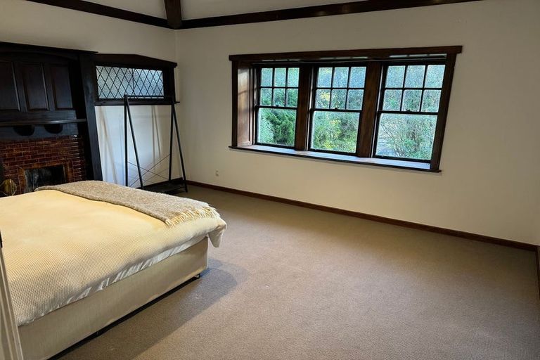 Photo of property in 2/5 Grove Road, Kelburn, Wellington, 6012