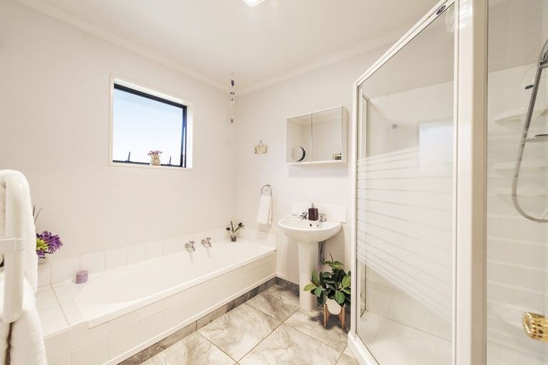 Photo of property in 60 Mauger Drive, Heathcote Valley, Christchurch, 8022