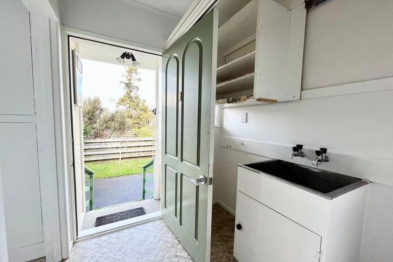 Photo of property in 7 Sequoia Place, Sunnynook, Auckland, 0620