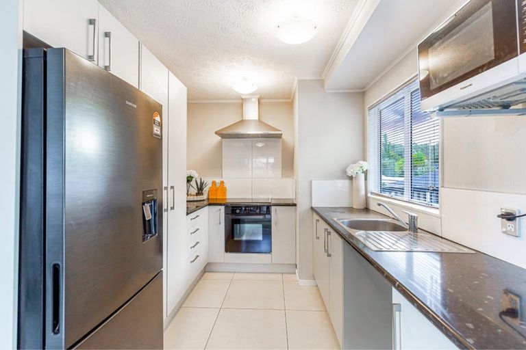 Photo of property in 18 Alidade Place, Massey, Auckland, 0614