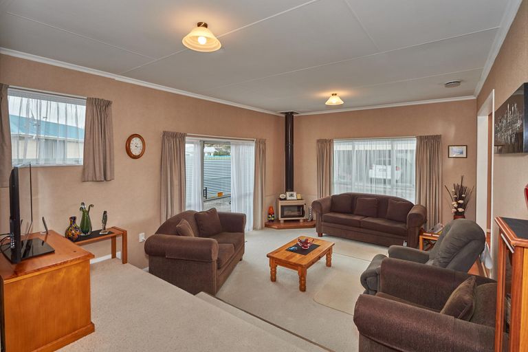 Photo of property in 55 Acacia Street, Kelvin Grove, Palmerston North, 4414