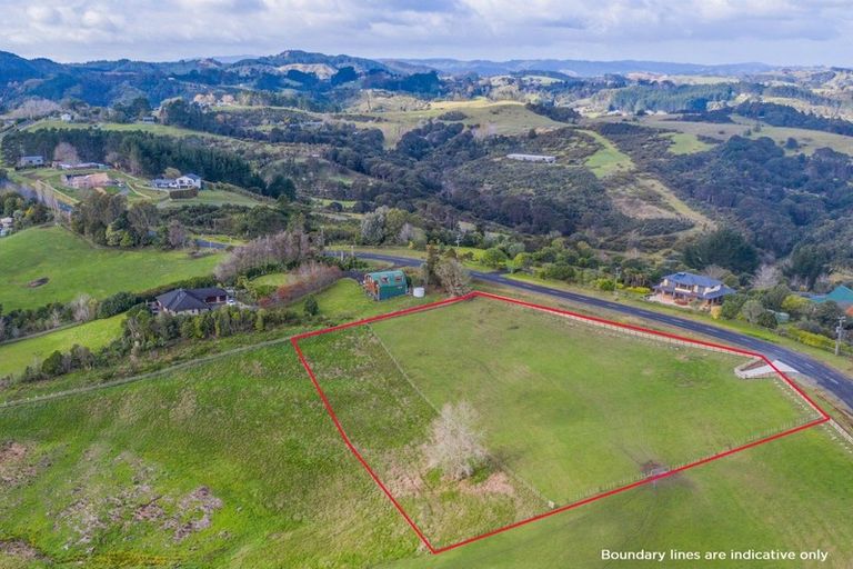 Photo of property in 118 Trig Road, South Head, Helensville, 0874