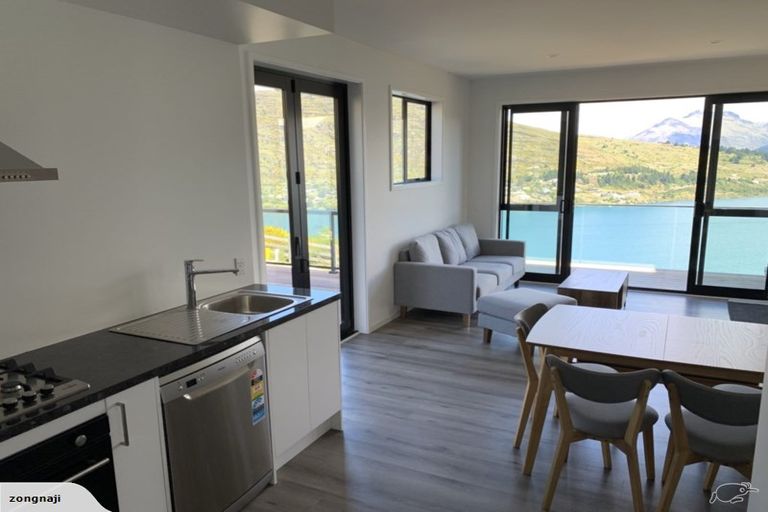 Photo of property in 4 Luckie Lane, Queenstown Hill, Queenstown, 9300