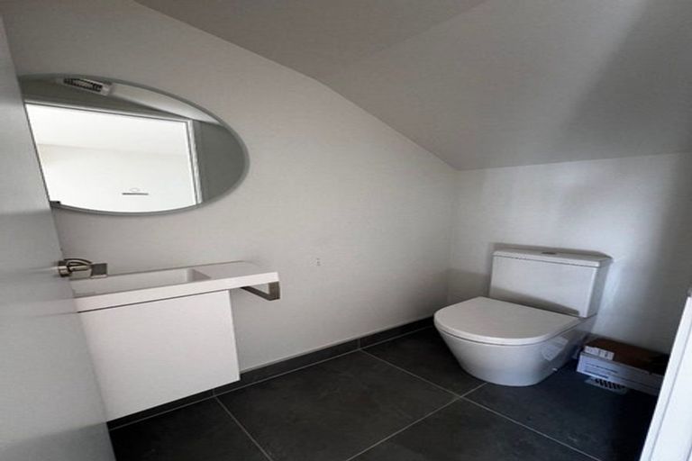 Photo of property in 4/21 Divich Avenue, Te Atatu South, Auckland, 0610