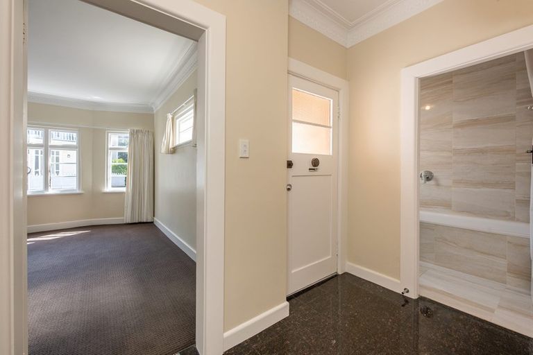 Photo of property in 20b Portland Crescent, Thorndon, Wellington, 6011