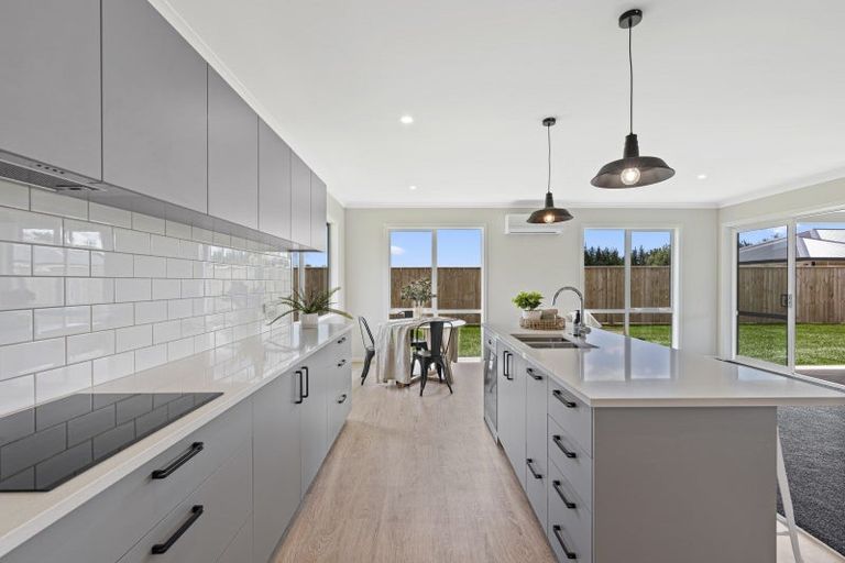 Photo of property in 9 Oak Place, Levin, 5510