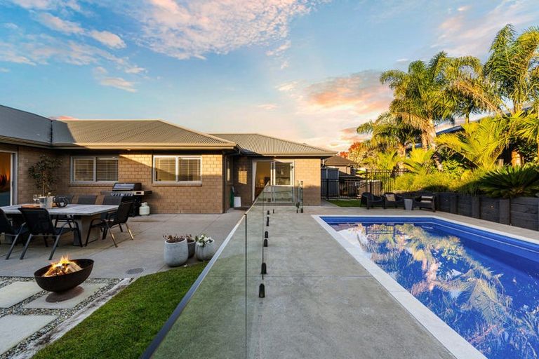 Photo of property in 14 Will Street, Huapai, Kumeu, 0810