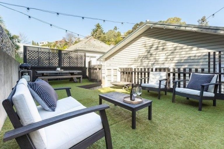 Photo of property in 44 Faraday Street, Hospital Hill, Napier, 4110