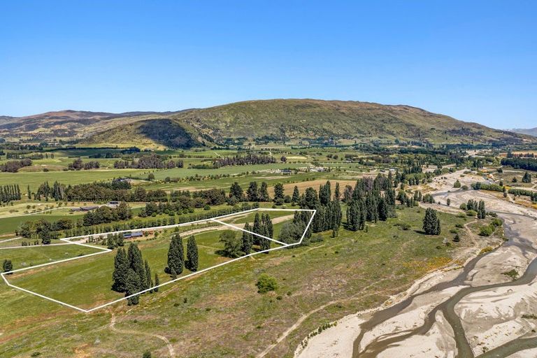 Photo of property in 83d Black Peak Road, Wanaka, 9382