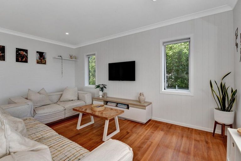 Photo of property in 954 Whangaparaoa Road, Manly, Whangaparaoa, 0930