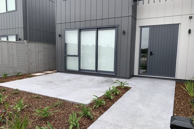 Photo of property in 10 Port Way, Rosehill, Papakura, 2113