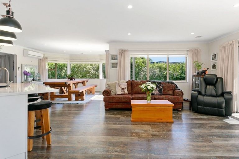 Photo of property in 11 Carpentras Way, Nukuhau, Taupo, 3330