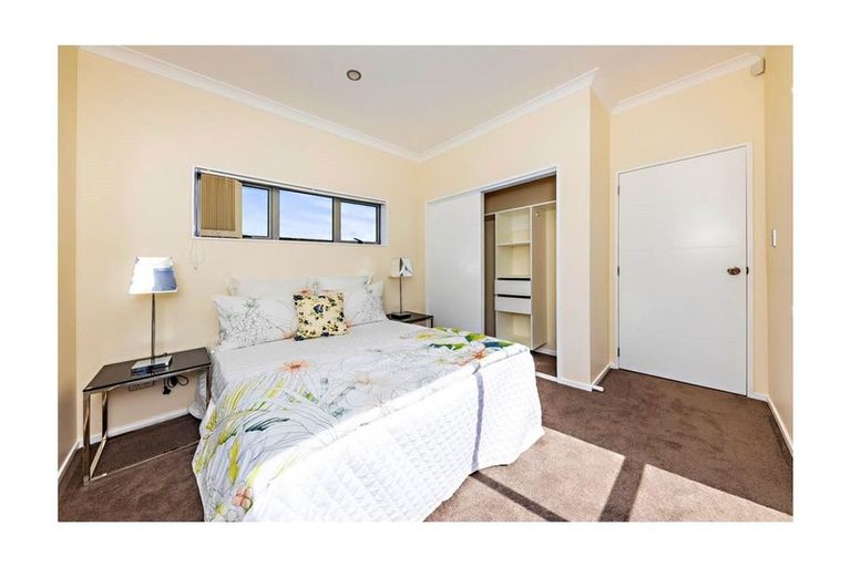 Photo of property in 43a Senator Drive, Manurewa, Auckland, 2105