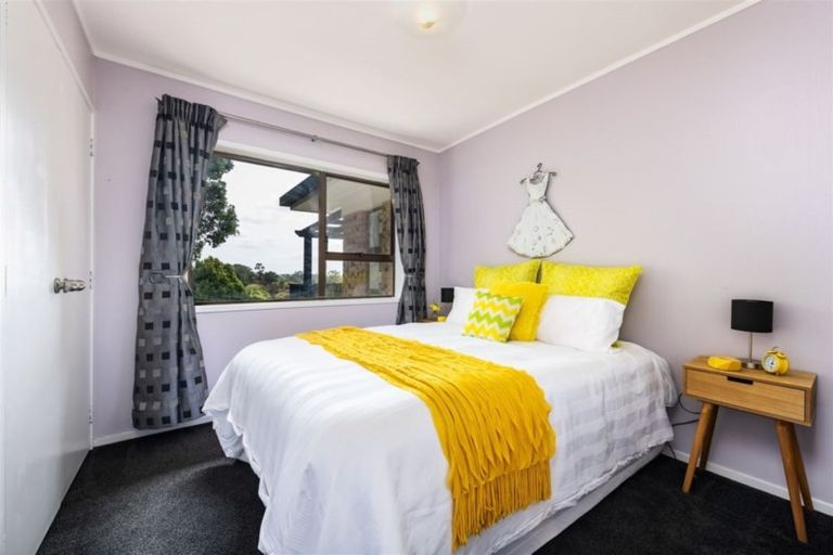 Photo of property in 13 Chrome Place, Henderson, Auckland, 0612