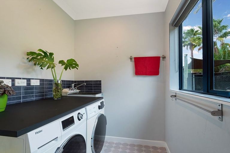 Photo of property in 141 Mangakura Road, Helensville, 0875