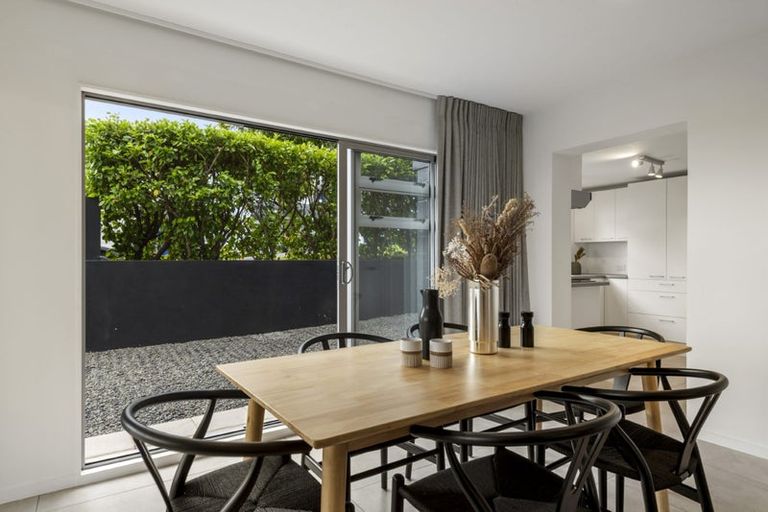 Photo of property in G 01/97 Pupuke Road, Northcote, Auckland, 0627