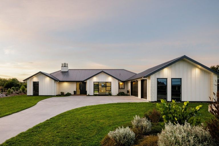 Photo of property in 21 Delta Way, Te Kowhai, Hamilton, 3288