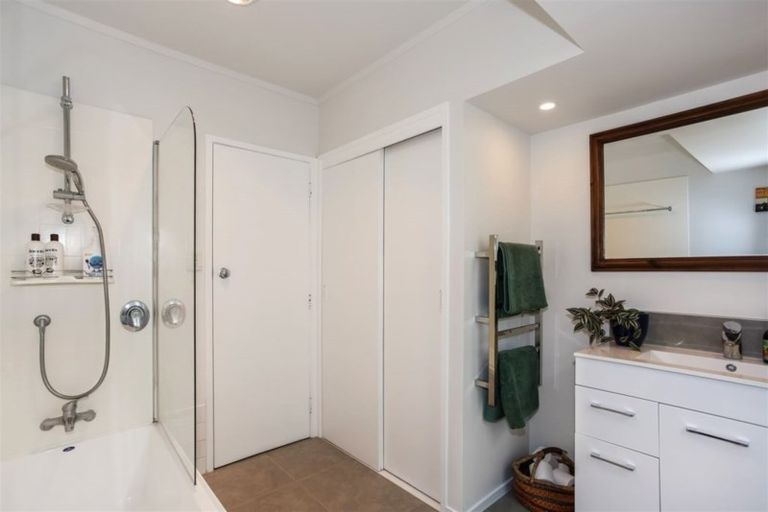 Photo of property in 16 Kaiwaka Road, Waiuku, 2123