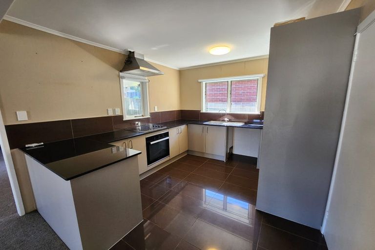 Photo of property in 27 Glenfern Road, Mellons Bay, Auckland, 2014