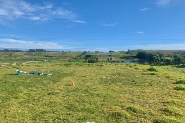 Photo of property in 175 Derham Road, Te Horo, Otaki, 5581