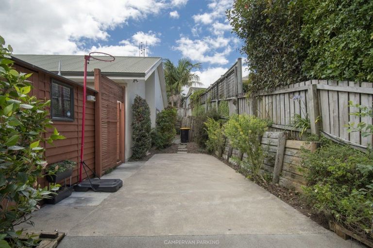 Photo of property in 2 Thornlea Drive, Welcome Bay, Tauranga, 3112