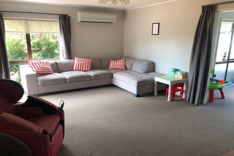 Photo of property in 6a Lilian Place, Farm Cove, Auckland, 2012