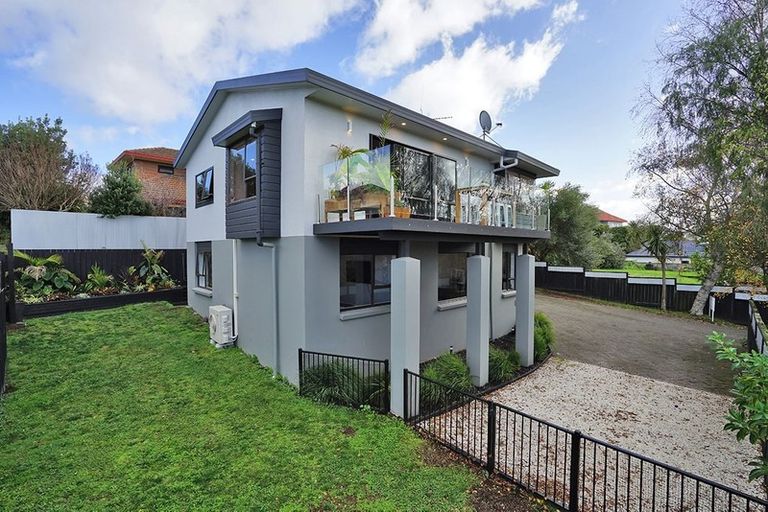 Photo of property in 10b Burn-murdoch Street, St Andrews, Hamilton, 3200