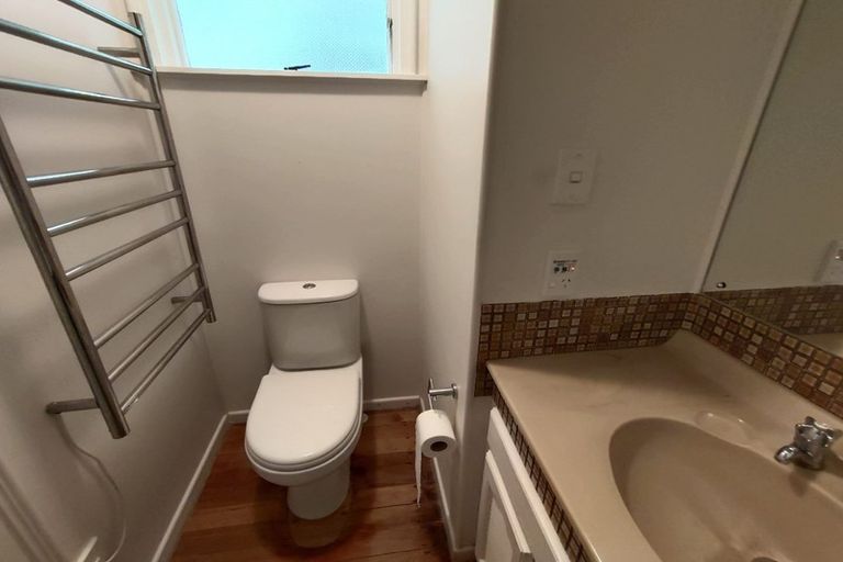 Photo of property in 22 Pine Terrace, Howick, Auckland, 2014