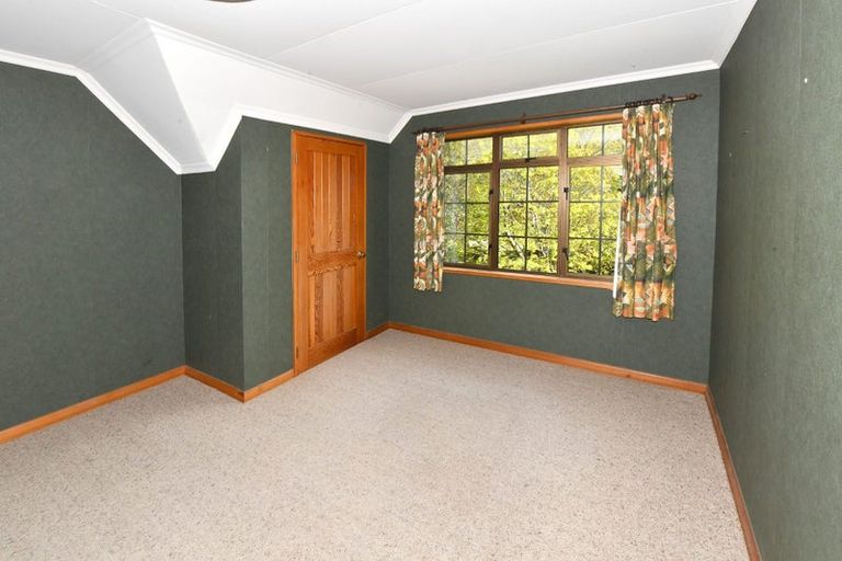 Photo of property in 32 Honeystone Street, Helensburgh, Dunedin, 9010