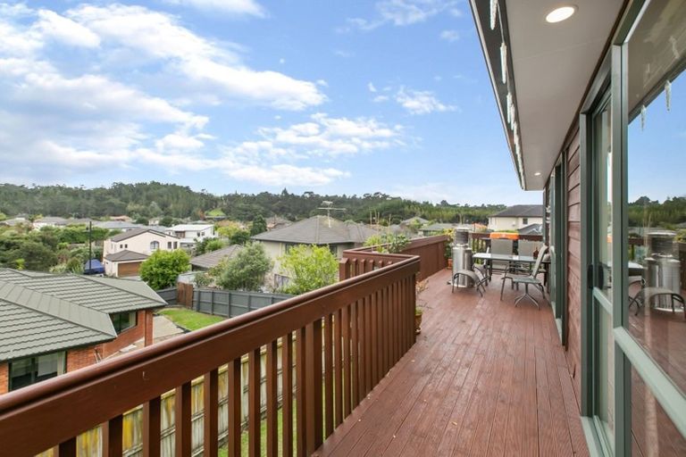 Photo of property in 10 Thomas Hamer Place, Greenhithe, Auckland, 0632