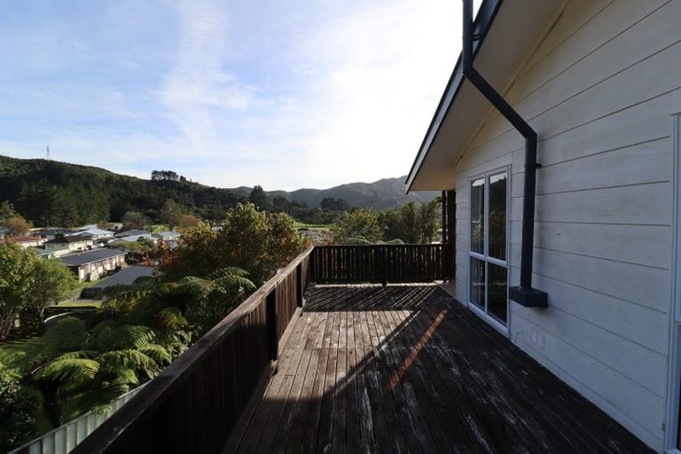 Photo of property in 29 Newburn Grove, Wainuiomata, Lower Hutt, 5014