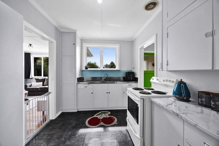 Photo of property in 150 Miranda Street, Stratford, 4332