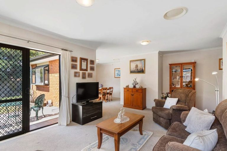 Photo of property in 40 Nuneaton Drive, Flat Bush, Auckland, 2019