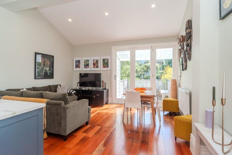Photo of property in 100 Rintoul Street, Newtown, Wellington, 6021