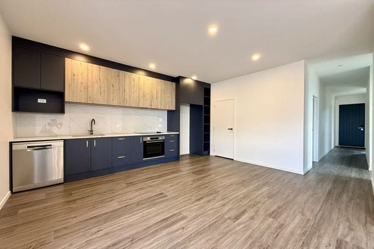 Photo of property in 18 Horokaka Street, Massey, Auckland, 0614
