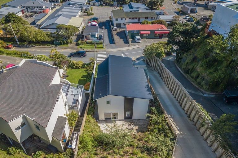 Photo of property in 34 Paremata Crescent, Paremata, Porirua, 5024
