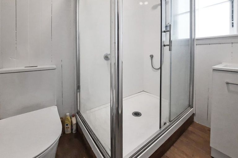 Photo of property in 2 Kawaka Street, Riccarton, Christchurch, 8041